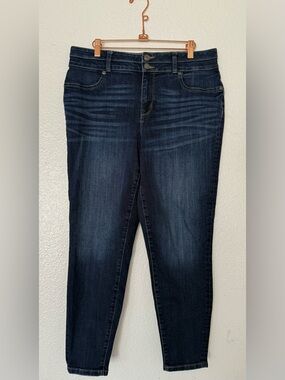 Maurices súper high -rise Women’s Size L short Dark Blue Skinny Jeans